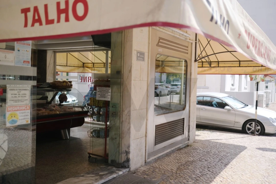 Loja para Arrendamento em Costa da Caparica Foto 1
