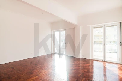 Apartamento T3 para Arrendamento em Belém