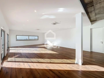 Moradia T4 para Venda em Atouguia da Baleia