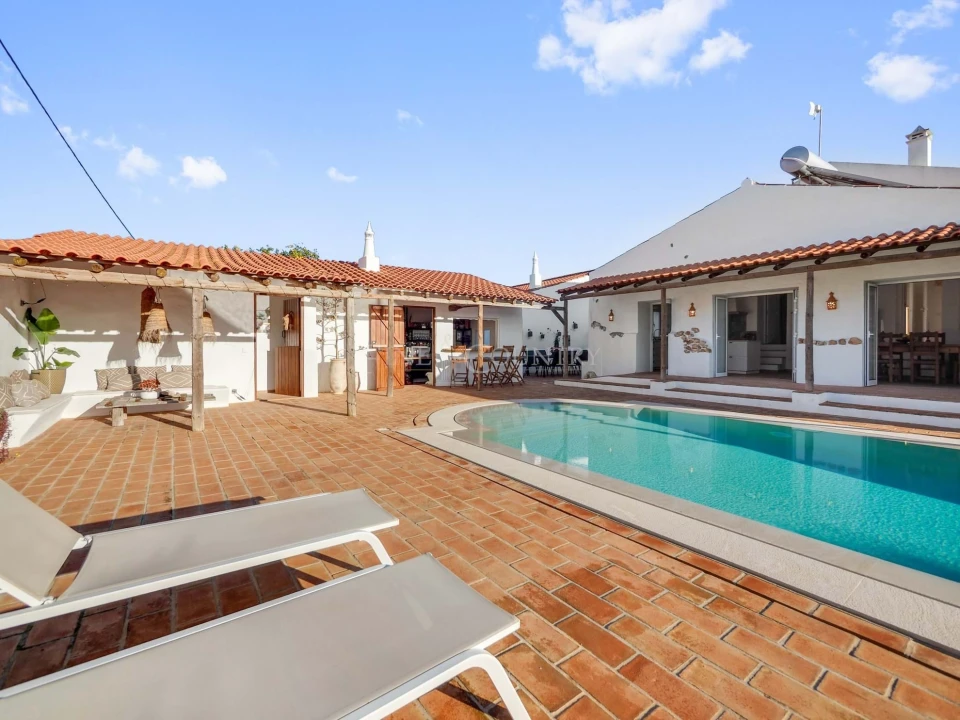 Moradia T4 para Venda em São Bartolomeu de Messines Foto 3