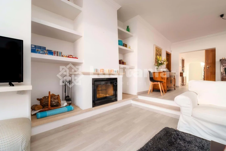 Moradia T4 para Venda em Quarteira Foto 7