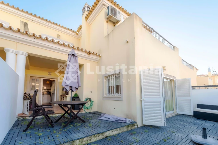 Moradia T4 para Venda em Quarteira Foto 37