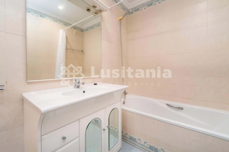 Moradia T4 para Venda em Quarteira Foto 23