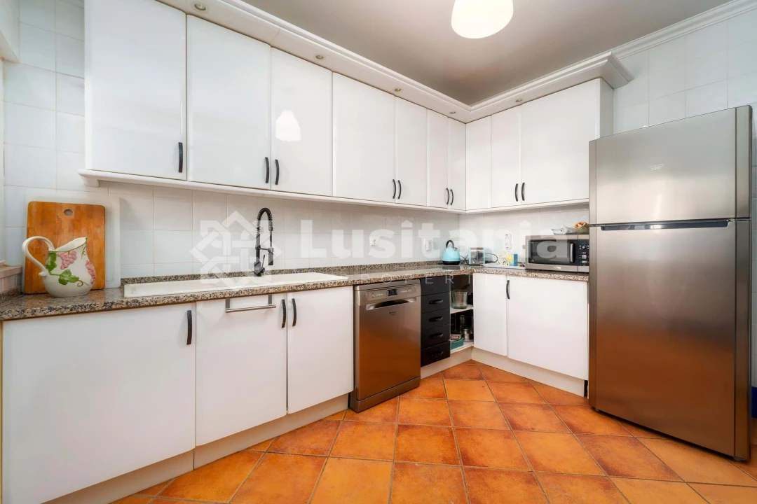 Moradia T4 para Venda em Quarteira Foto 11