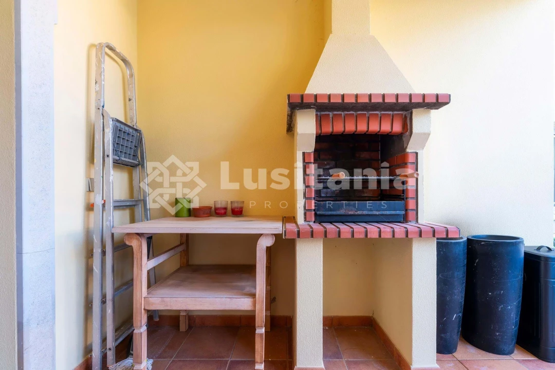 Moradia T4 para Venda em Quarteira Foto 36