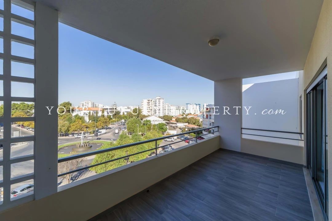 Apartamento T1 para Venda em Portimão Foto 8