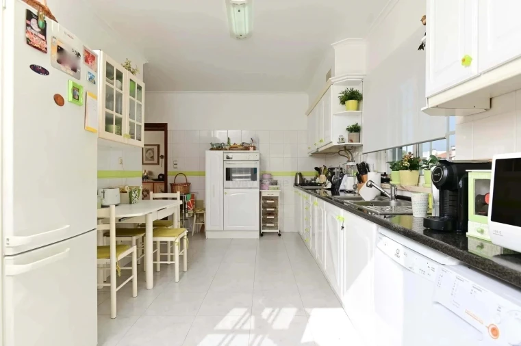 Apartamento T2 para Venda em Alcabideche Foto 9