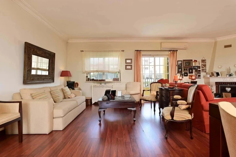 Apartamento T2 para Venda em Alcabideche Foto 3