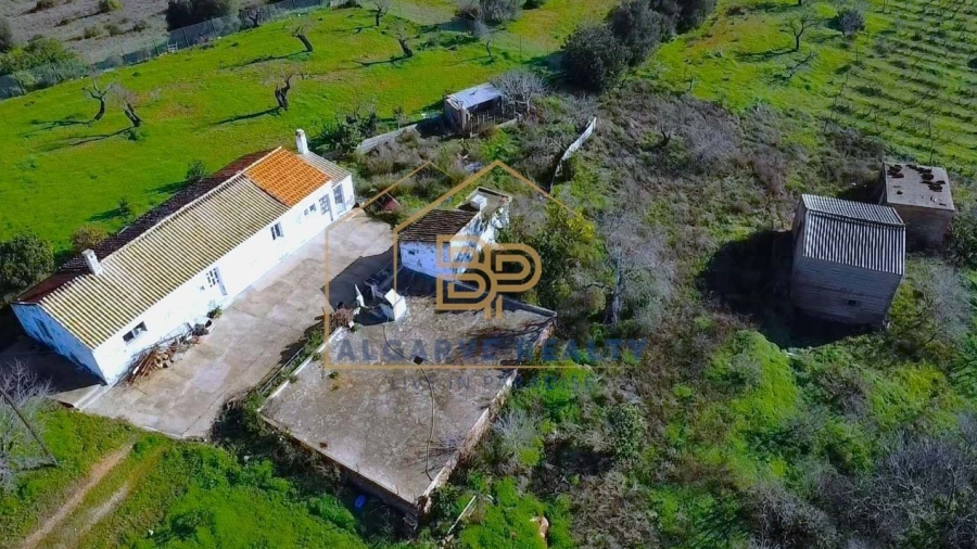Negócio para Venda em Estômbar e Parchal