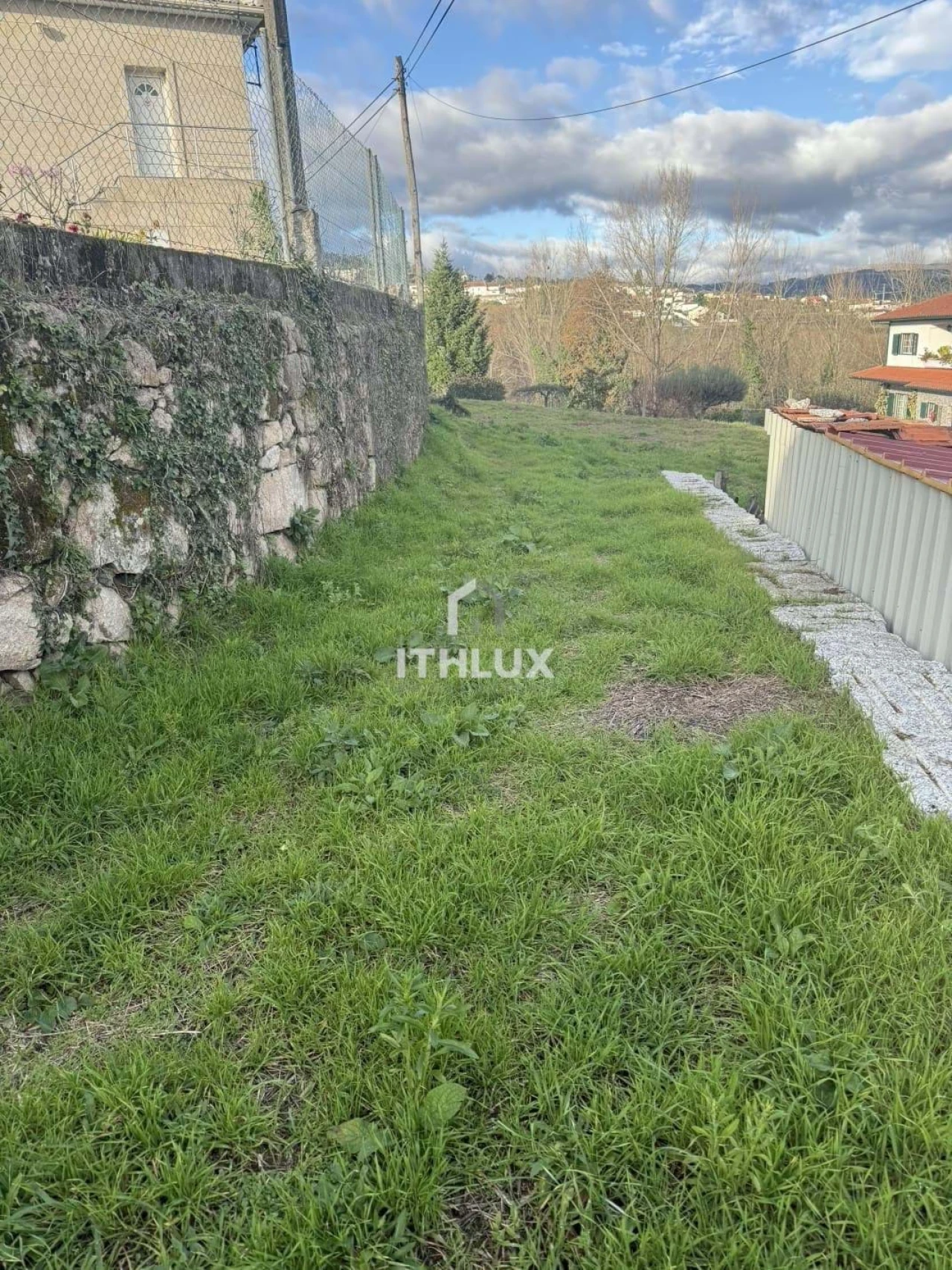 Terreno para Venda em Golães Foto 2