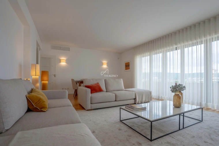 Apartamento T3 para Arrendamento em São Domingos de Benfica Foto 6