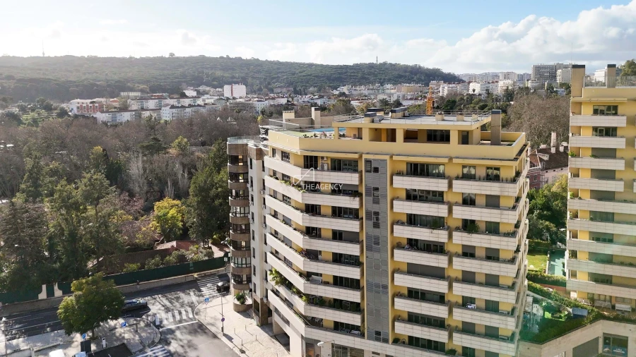 Apartamento T3 para Arrendamento em São Domingos de Benfica Foto 2