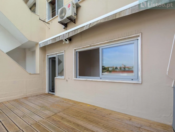 Apartamento T2 para Venda em Alvalade Foto 4