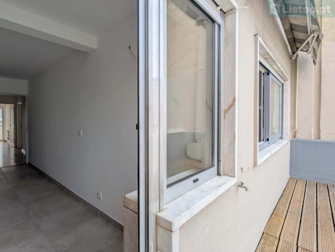 Apartamento T2 para Venda em Alvalade Foto 3