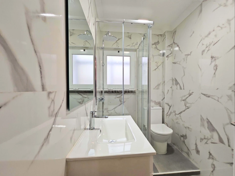 Apartamento T2 para Venda em Agualva e Mira-Sintra Foto 4