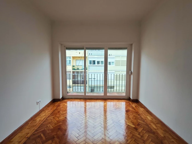 Apartamento T2 para Venda em Agualva e Mira-Sintra Foto 15