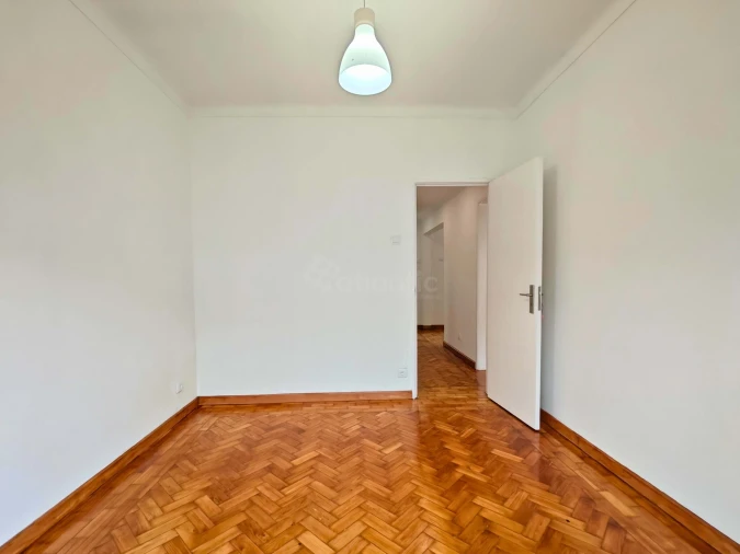 Apartamento T2 para Venda em Agualva e Mira-Sintra Foto 12