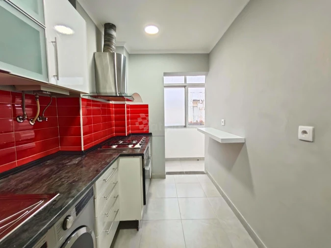 Apartamento T2 para Venda em Agualva e Mira-Sintra Foto 2