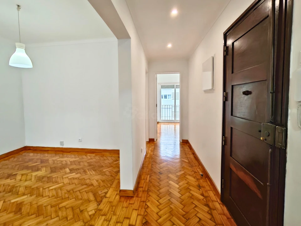 Apartamento T2 para Venda em Agualva e Mira-Sintra Foto 7