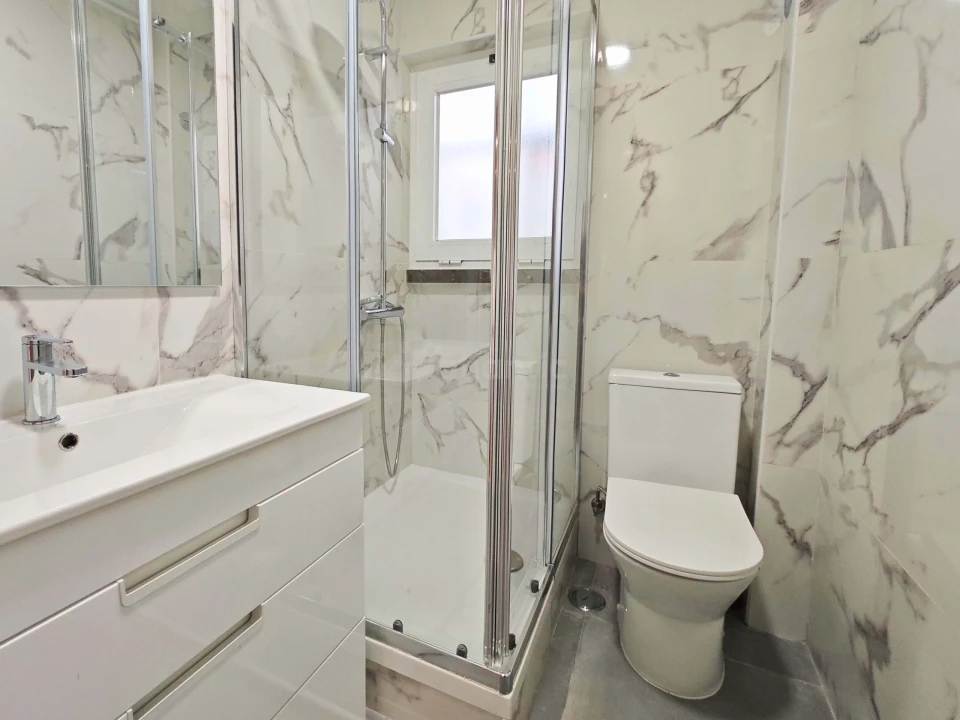 Apartamento T2 para Venda em Agualva e Mira-Sintra Foto 14