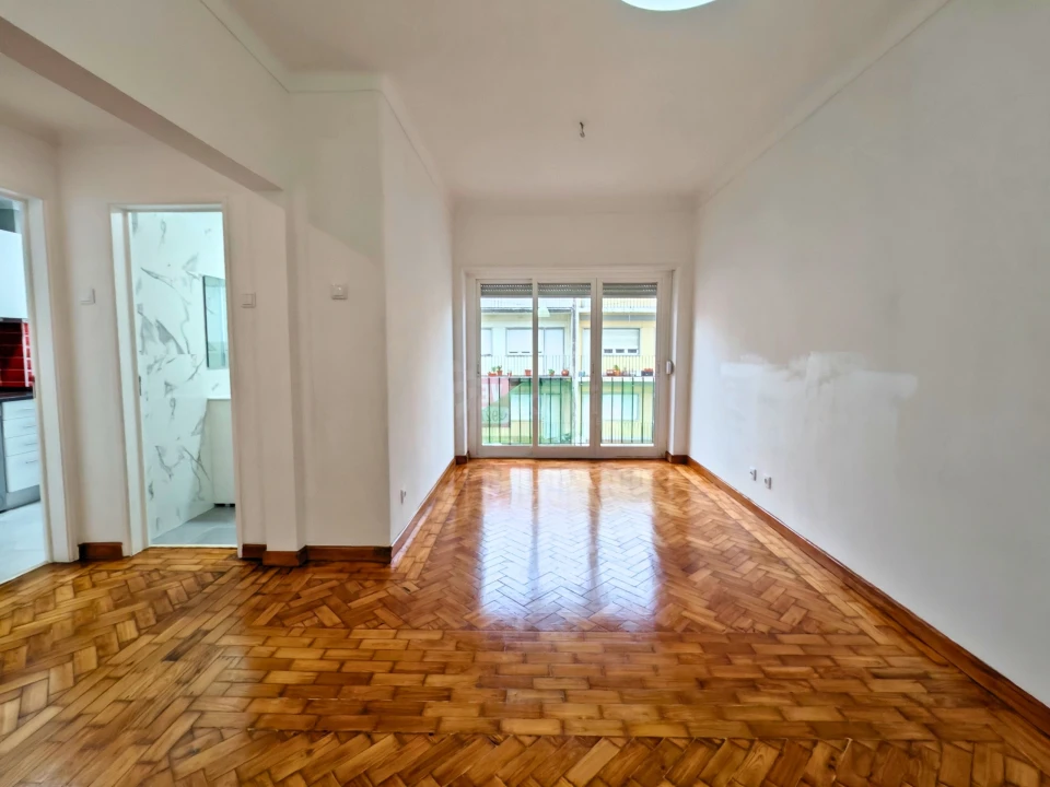 Apartamento T2 para Venda em Agualva e Mira-Sintra Foto 1