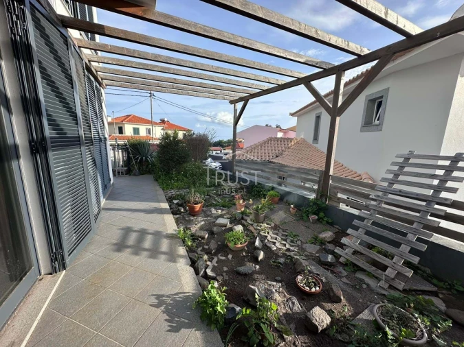 Moradia T3 para Venda em Santo Antonio Foto 4