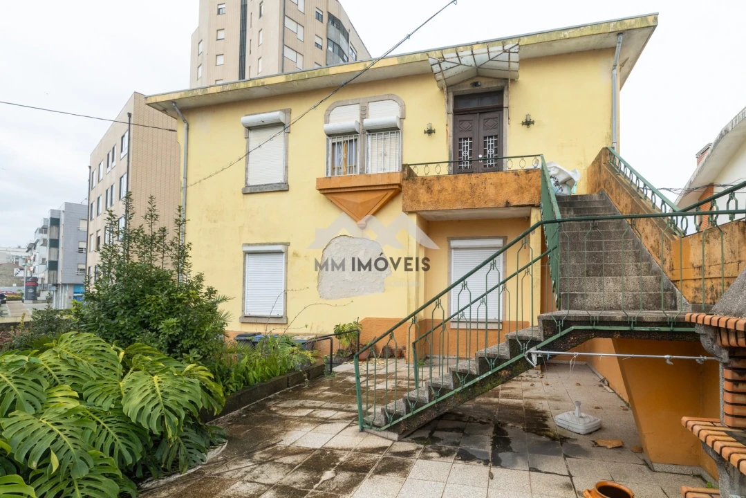 Moradia T6 para Venda em Aguas Santas Foto 2