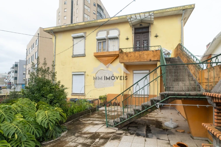 Moradia T6 para Venda em Aguas Santas Foto 2