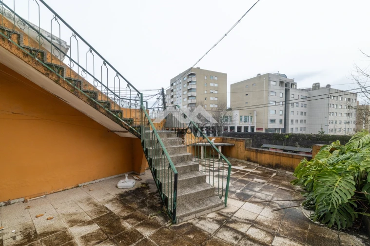 Moradia T6 para Venda em Aguas Santas Foto 34