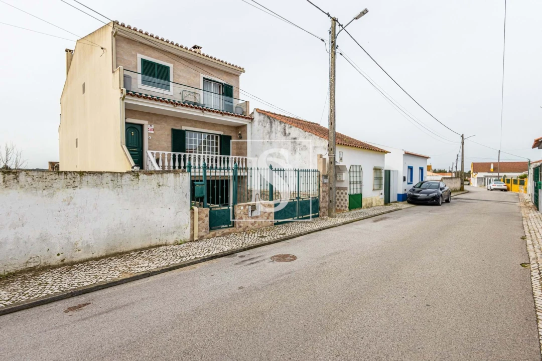 Moradia T3 para Venda em Muge Foto 2