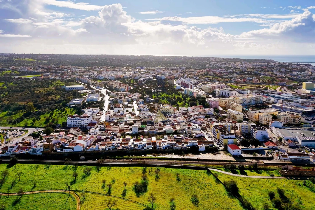 Moradia T6 para Venda em Estômbar e Parchal Foto 73