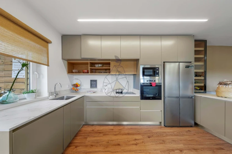 Moradia T6 para Venda em Estômbar e Parchal Foto 3