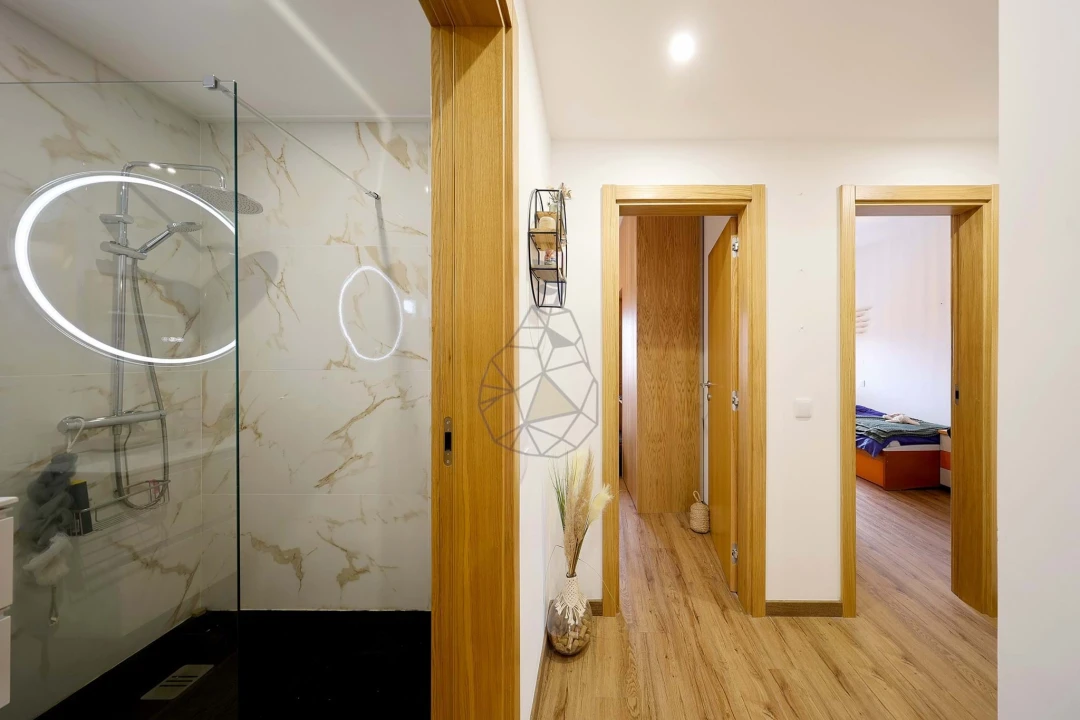 Moradia T6 para Venda em Estômbar e Parchal Foto 35