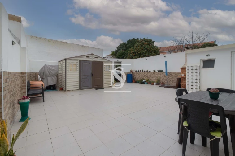 Moradia T2 para Venda em Baixa da Banheira e Vale da Amoreira Foto 1