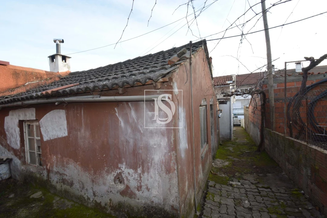 Moradia T2 para Venda em Sé, Santa Maria e Meixedo Foto 14