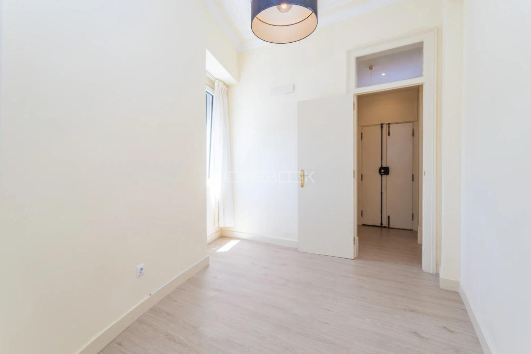 Apartamento T3 para Venda em Avenidas Novas Foto 3