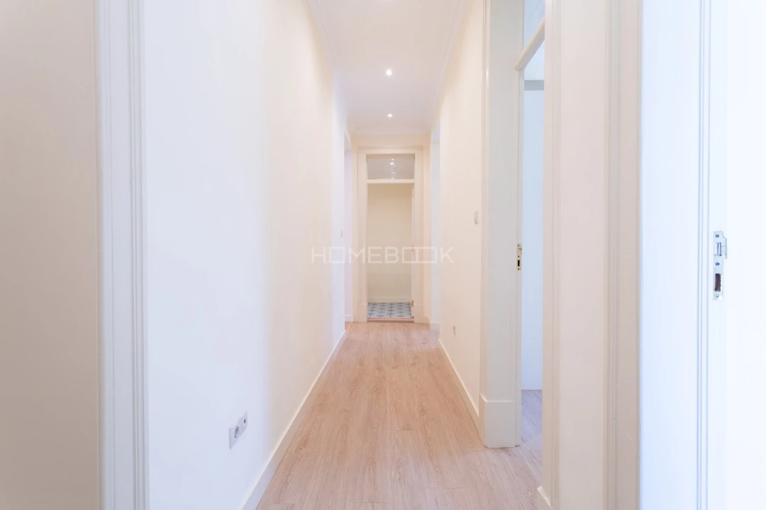 Apartamento T3 para Venda em Avenidas Novas Foto 2