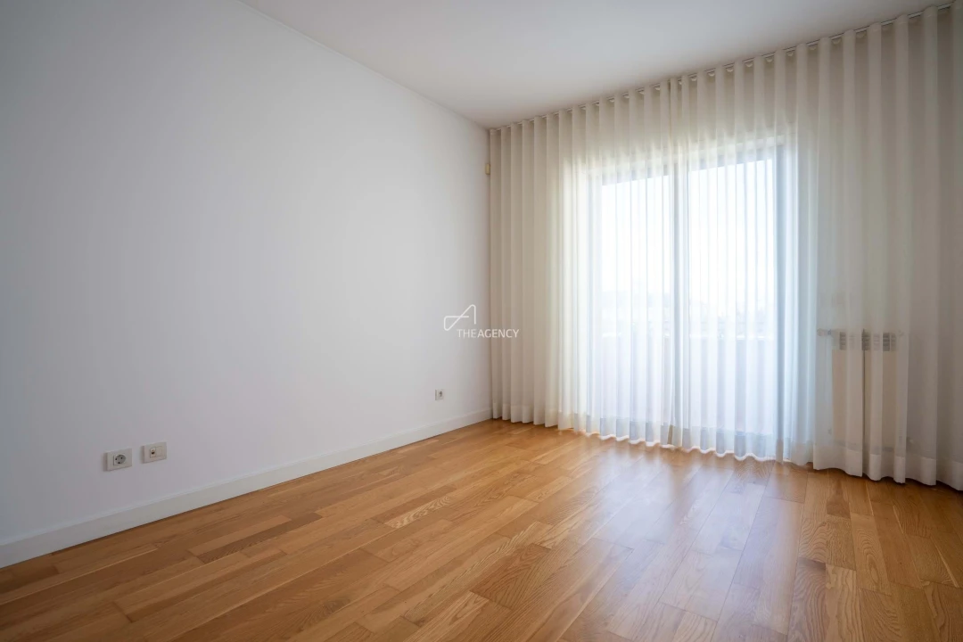 Apartamento T3 para Arrendamento em São Domingos de Benfica Foto 34