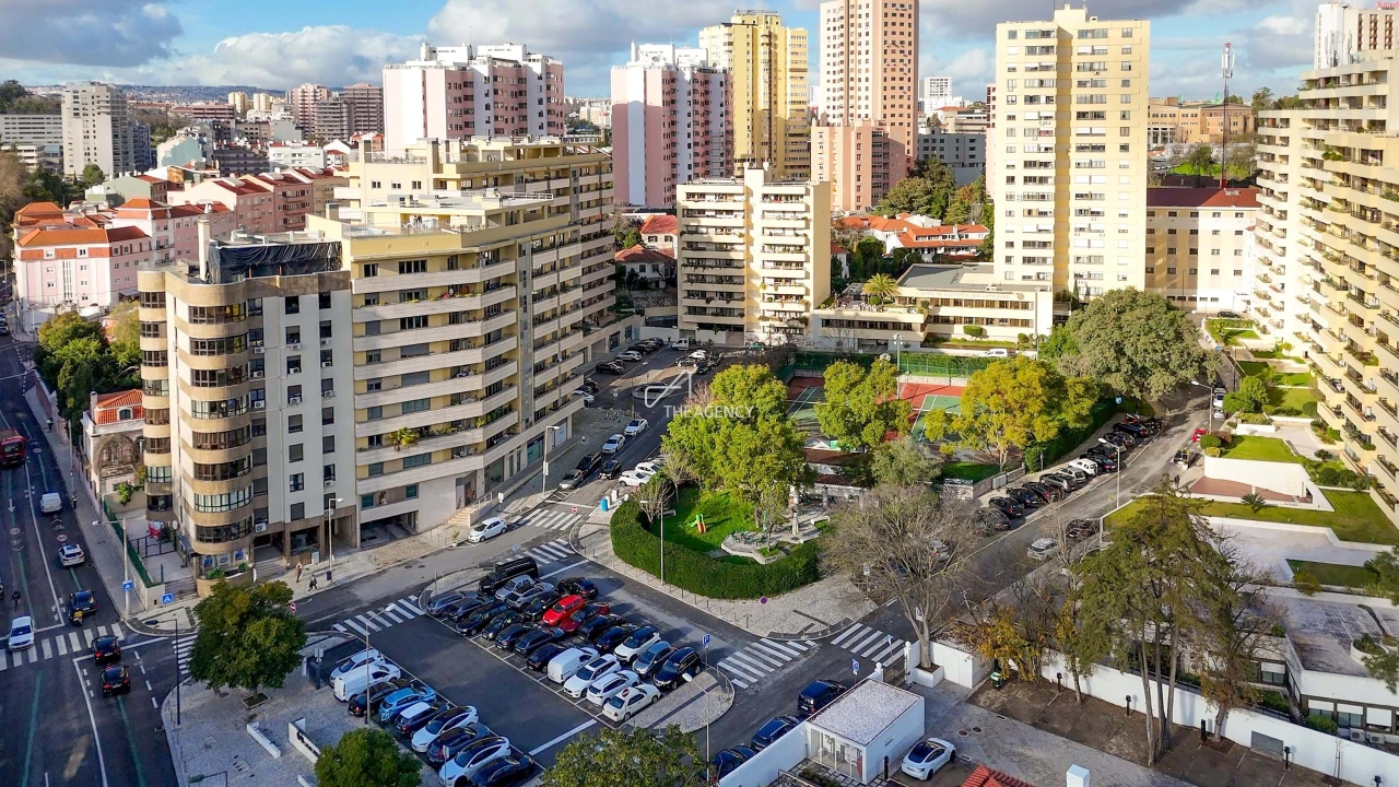 Apartamento T3 para Arrendamento em São Domingos de Benfica Foto 43