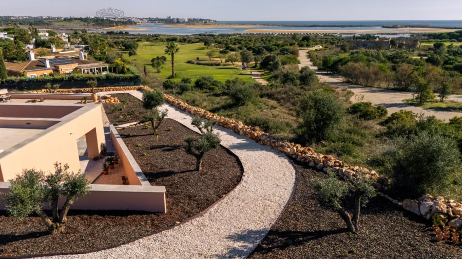 Moradia T4 para Venda em Odiaxere Foto 10