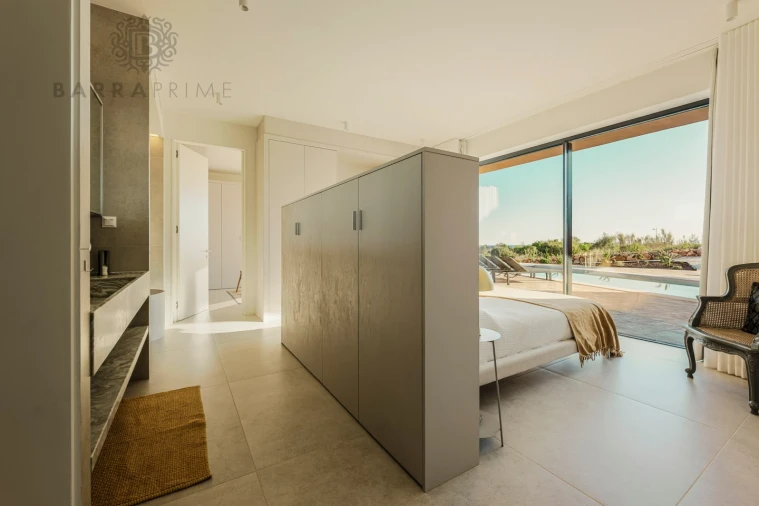 Moradia T4 para Venda em Odiaxere Foto 11