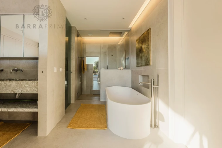 Moradia T4 para Venda em Odiaxere Foto 16