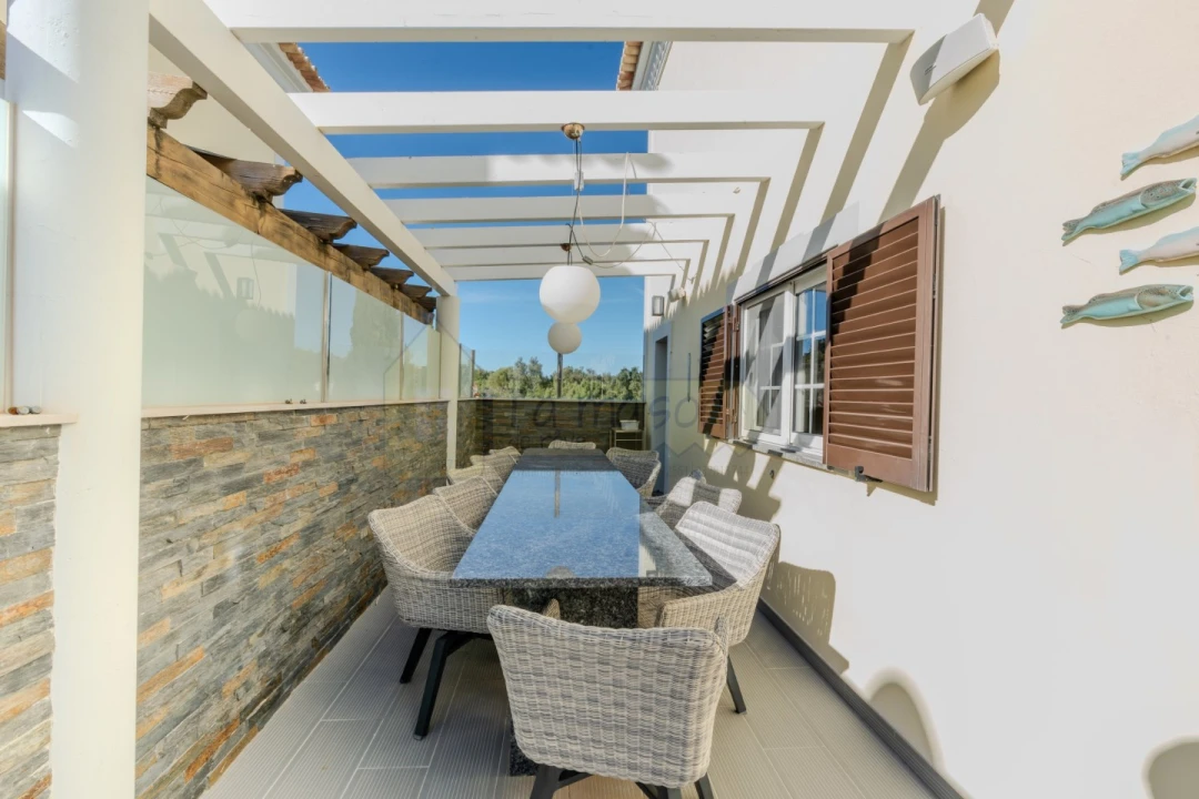 Moradia T4 para Venda em Santa Barbara de Nexe Foto 20