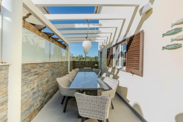 Moradia T4 para Venda em Santa Barbara de Nexe Foto 20