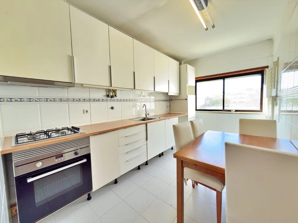 Apartamento T2 para Arrendamento em Carregado e Cadafais Foto 1