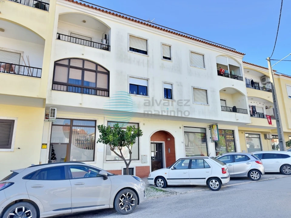 Apartamento T2 para Arrendamento em Carregado e Cadafais Foto 2