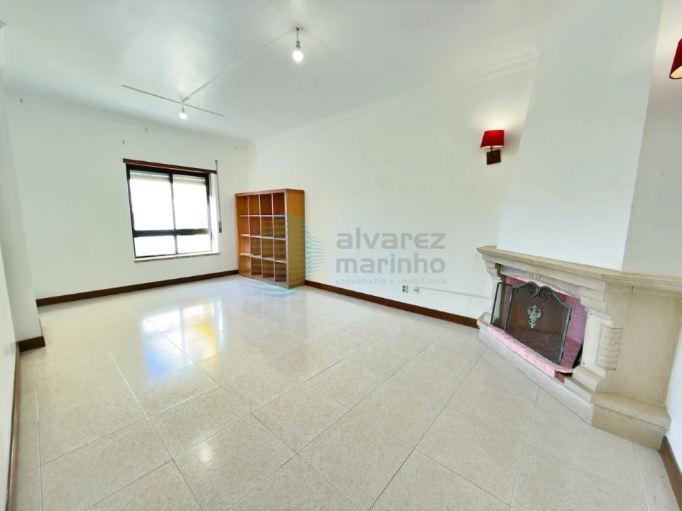 Apartamento T2 para Arrendamento em Carregado e Cadafais Foto 8