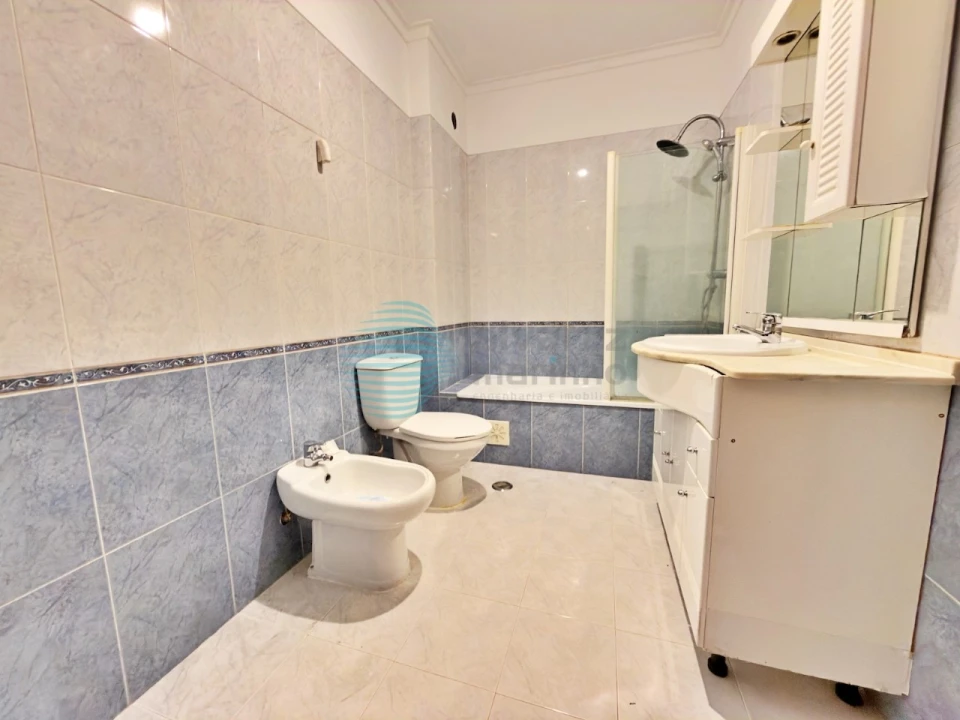 Apartamento T2 para Arrendamento em Carregado e Cadafais Foto 9