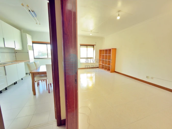 Apartamento T2 para Arrendamento em Carregado e Cadafais Foto 7