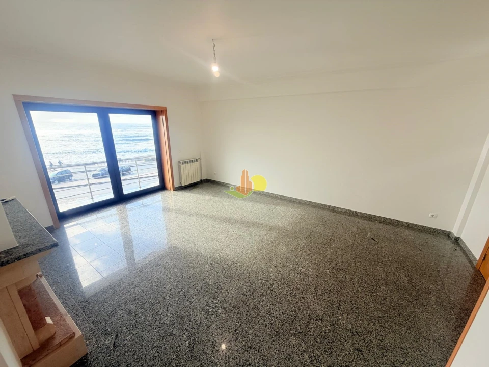 Apartamento T2 para Venda em Buarcos Foto 14